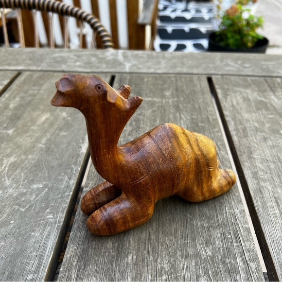 Vintage Hand Carved Wood Sitting Camel Sculpture Shelf Figurine 5” - Picture 2 of 8
